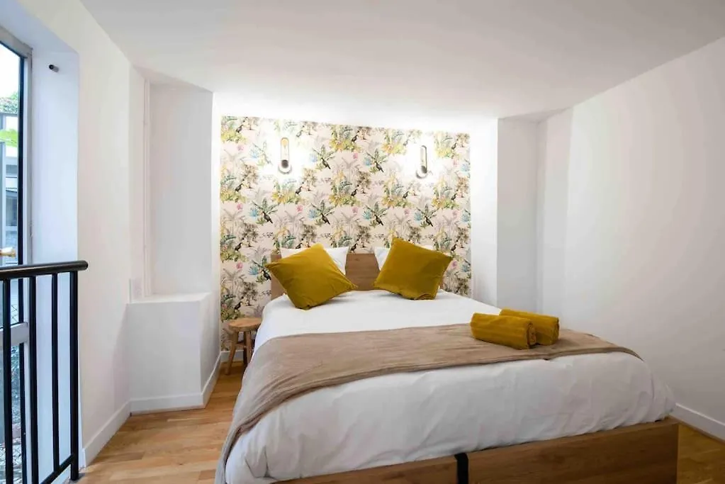 Appartamento Montmartre Sacre-coeur, Jardin 6 A 8p Parigi